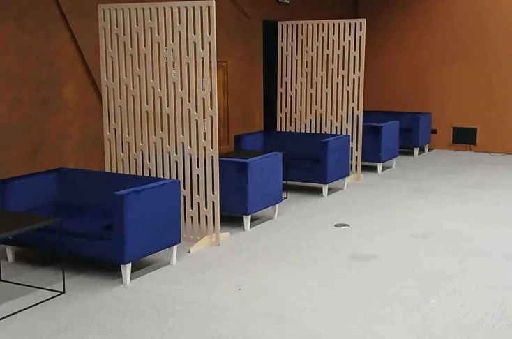Plywood Wall Natural
